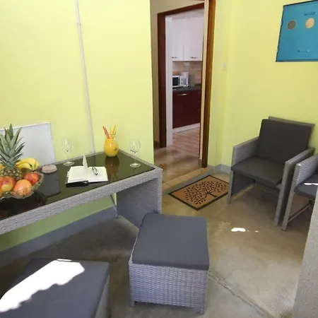 شقة Two Bedroom Apartment, Neighborhood, Free Parking, Wifi *