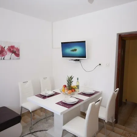 Two Bedroom Apartment, Neighborhood, Free Parking, Wifi * プーラ