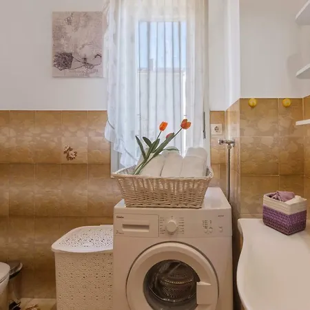 Two Bedroom Apartment, Neighborhood, Free Parking, Wifi * プーラ